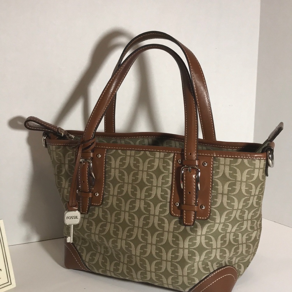 Fossil purse